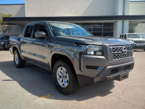 2024 Nissan Frontier SV