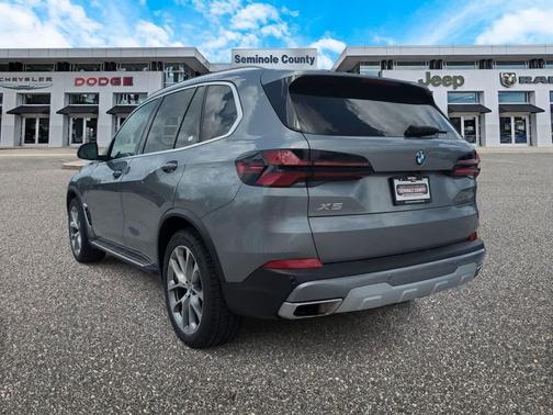 Black 2024 BMW X5 xDrive40i