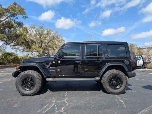 2024 Jeep Wrangler 4-Door Sahara 4x4