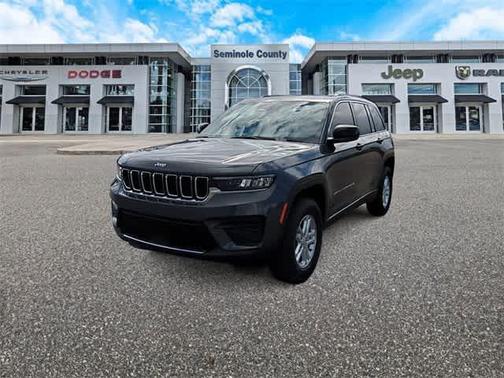 2025 Jeep Grand Cherokee Laredo