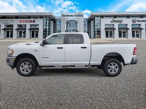 Bright White Clearcoat 2024 RAM 2500 Big Horn Crew Cab 4x4 6'4' Box