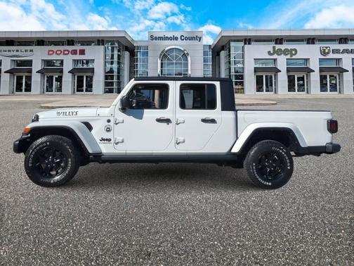 2022 Jeep Gladiator Sport