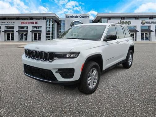 2025 Jeep Grand Cherokee Laredo