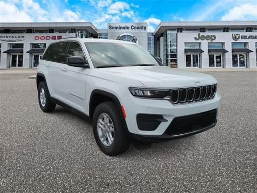 2025 Jeep Grand Cherokee Laredo