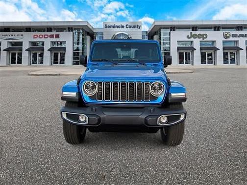 2025 Jeep Wrangler 4-Door Sahara 4x4