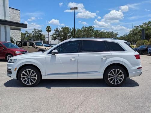 2019 Audi Q7 45 Premium Plus