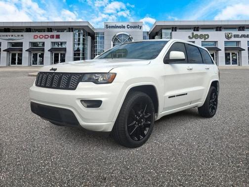 2022 Jeep Grand Cherokee Laredo