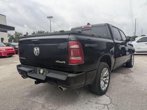 Diamond Black Crystal Pearlcoat 2023 RAM 1500 Laramie
