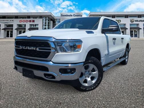 Bright White Clearcoat 2024 RAM 1500 Big Horn/Lone Star