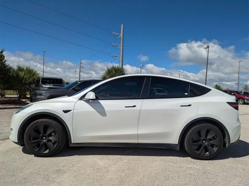 2021 Tesla Model Y Standard Range Rear-Wheel Drive