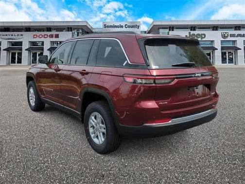 2025 Jeep Grand Cherokee Laredo