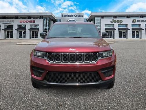 2025 Jeep Grand Cherokee Laredo