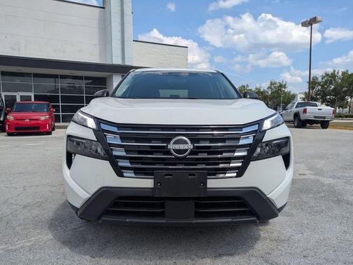 Glacier White 2024 Nissan Rogue S