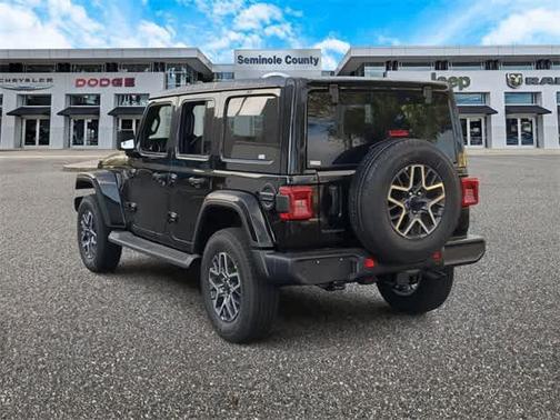 2025 Jeep Wrangler 4-Door Sahara 4x4