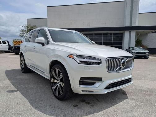 2022 Volvo XC90 T6 Inscription