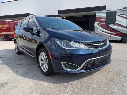 Jazz Blue Pearlcoat 2018 Chrysler Pacifica Touring-L Plus