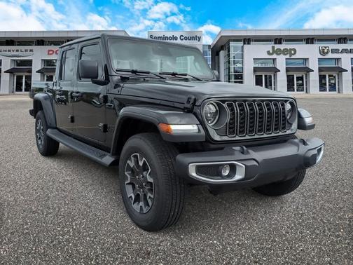 Black Clearcoat 2026 Jeep Gladiator Sahara 4x4