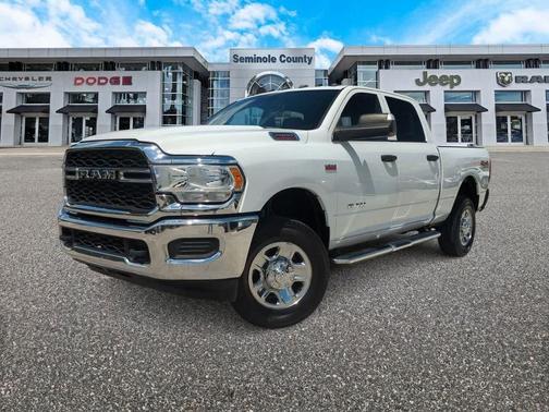 2022 RAM 2500 Tradesman Crew Cab 4x4 6'4' Box