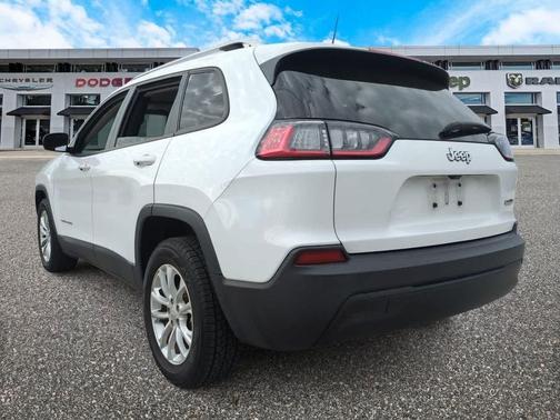 Bright White Clearcoat 2021 Jeep Cherokee Latitude