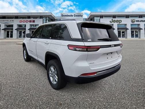 2025 Jeep Grand Cherokee Laredo