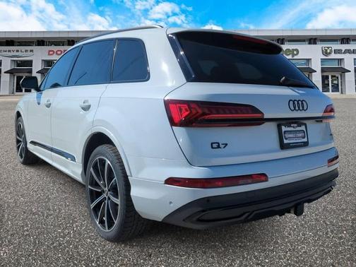 2023 Audi Q7 55 Premium Plus