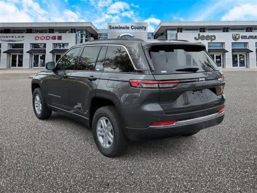 2025 Jeep Grand Cherokee Laredo