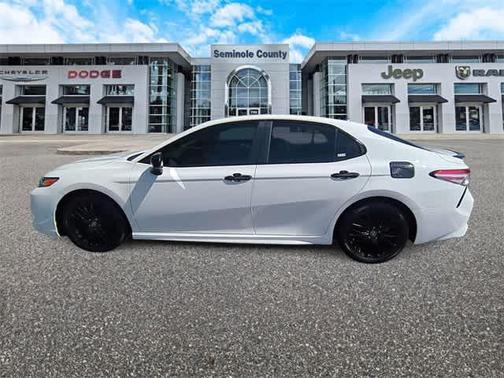 2020 Toyota Camry SE