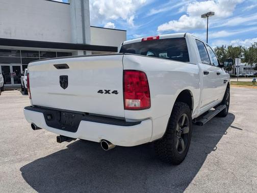 Bright White Clearcoat 2018 RAM 1500 Express