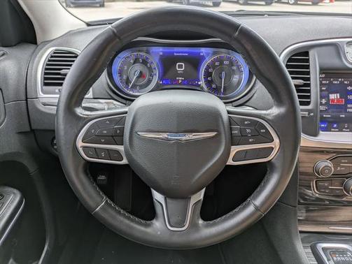 2021 Chrysler 300 Touring