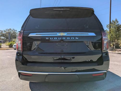 2024 Chevrolet Suburban LT