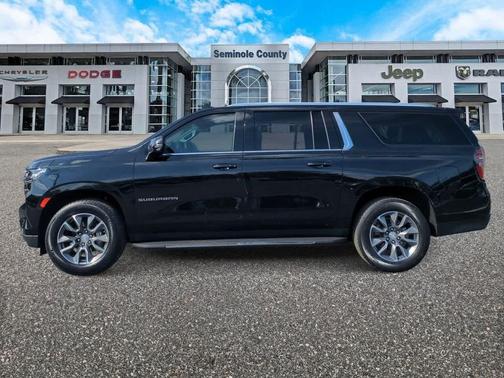 2024 Chevrolet Suburban LT