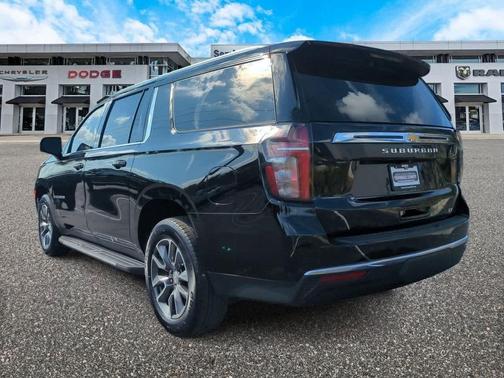 2024 Chevrolet Suburban LT