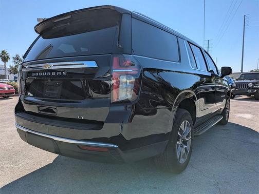 2024 Chevrolet Suburban LT