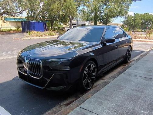 2025 BMW 750e i xDrive