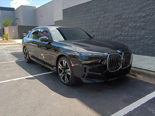 2025 BMW 750e i xDrive