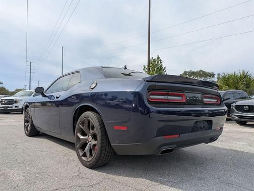 2017 Dodge Challenger SXT