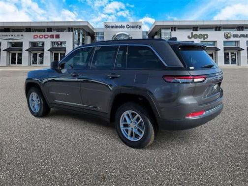 2025 Jeep Grand Cherokee Laredo