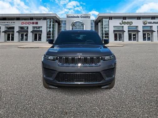 2025 Jeep Grand Cherokee Laredo