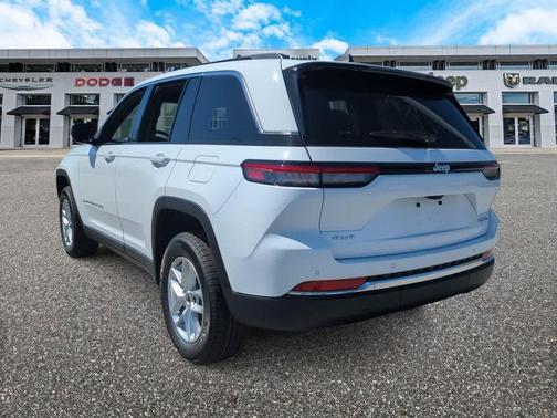 2026 Jeep Grand Cherokee Altitude