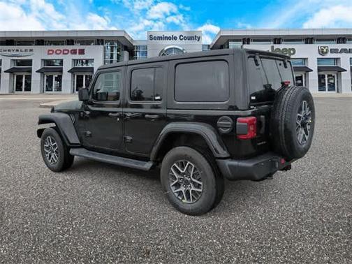 2025 Jeep Wrangler 4-Door Sahara 4x4