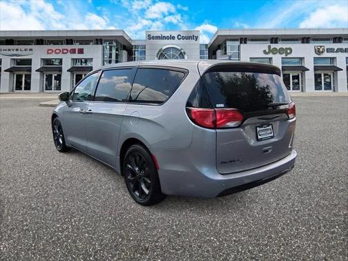2020 Chrysler Pacifica Touring