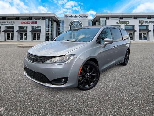 2020 Chrysler Pacifica Touring