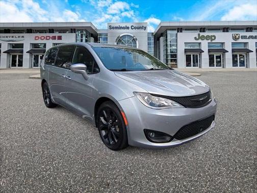 2020 Chrysler Pacifica Touring