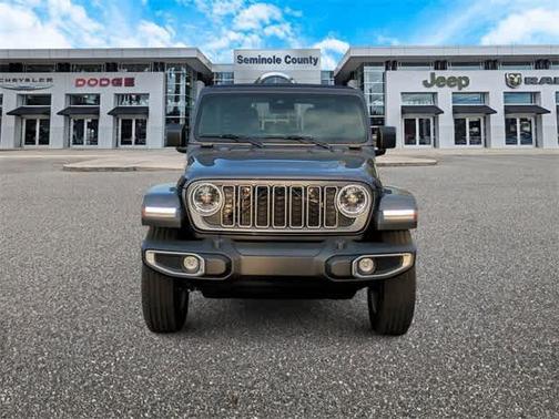 2025 Jeep Wrangler 4-Door Sahara 4x4