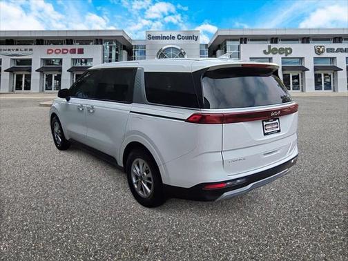 2024 Kia Carnival LX
