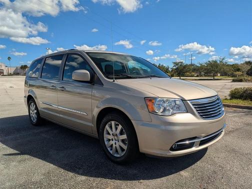 2016 Chrysler Town & Country Touring