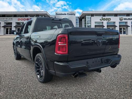 Diamond Black Crystal Pearlcoat 2026 RAM 1500 Limited