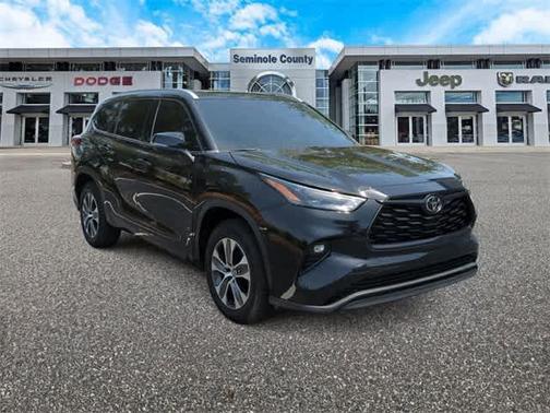 2022 Toyota Highlander XLE