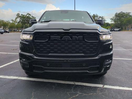 Diamond Black Crystal Pearlcoat 2026 RAM 1500 Big Horn/Lone Star