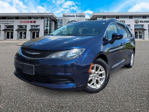 Jazz Blue Pearlcoat 2020 Chrysler Voyager LXI